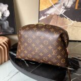 Replica Louis Vuitton Presbyopic Cosmetic Bag - High-Quality Designer Replica with Free Shipping